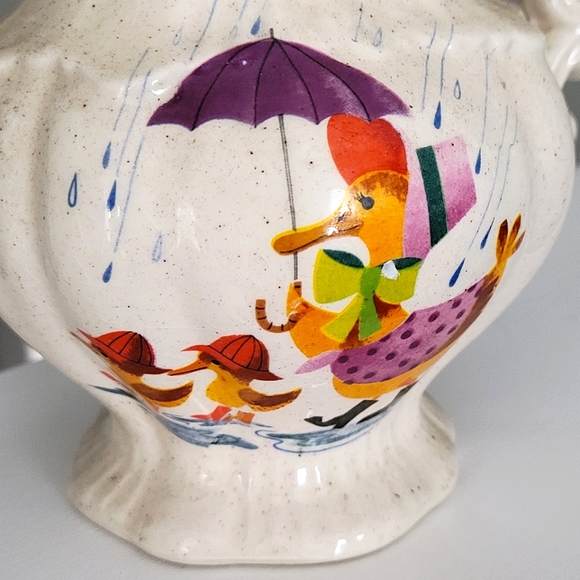 Rare Vintage 1975 Arnels Ceramic Pitcher with Duck Family in the Rain 🐥☔ - Picture 6 of 11